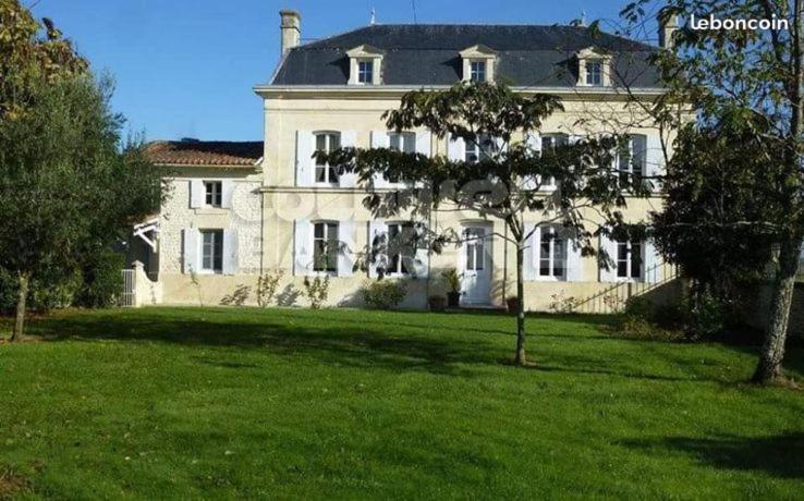Le Domaine De Bellevue Bed & Breakfast Tanzac Dış mekan fotoğraf